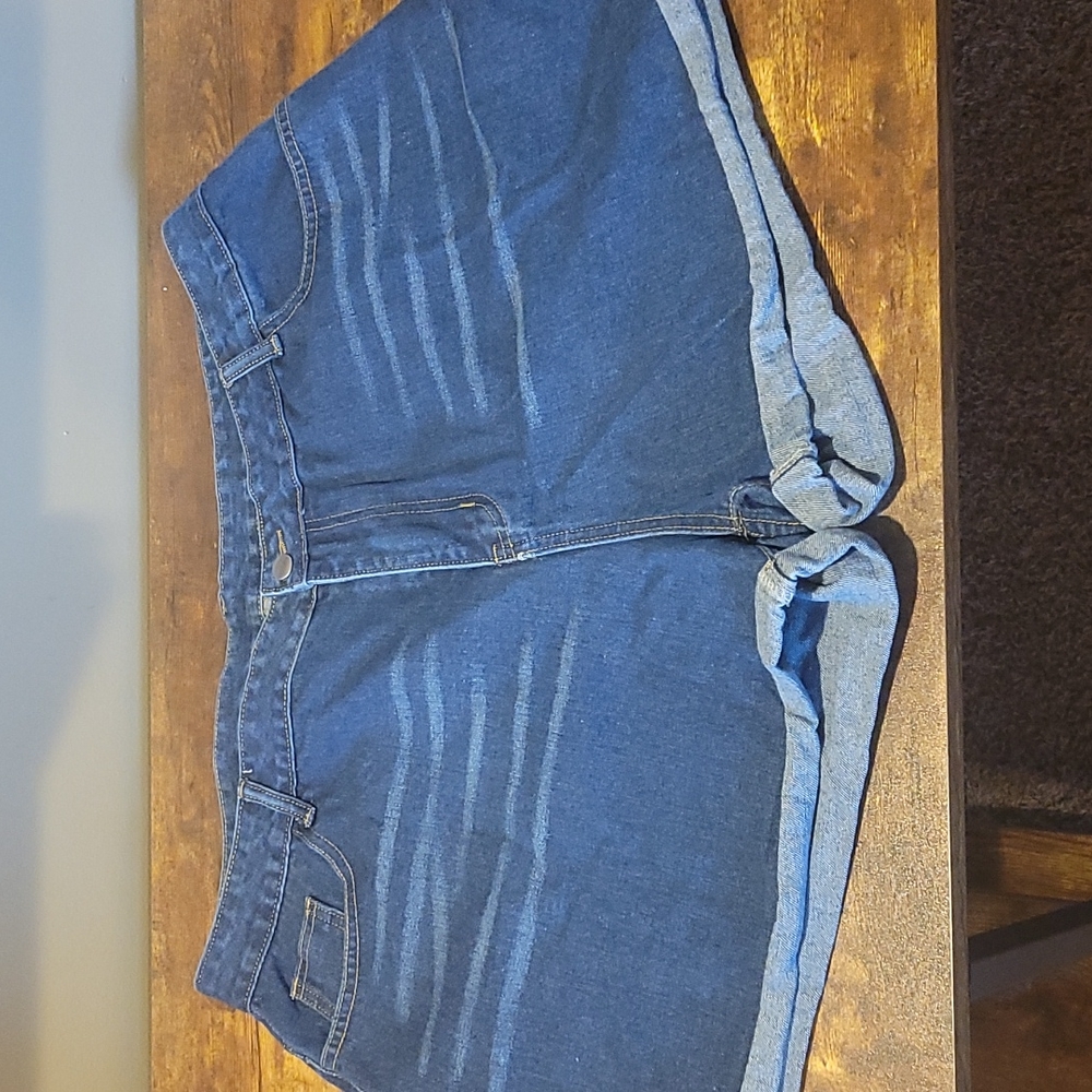 Shein Medium Wash Denium Short